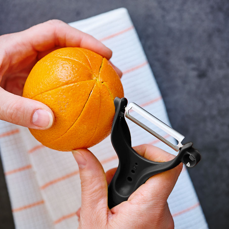 5-in-1 universal peeler jet black